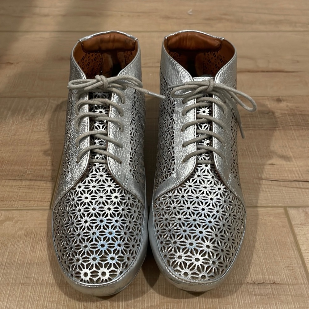 Silver Metallic Style Sneaker